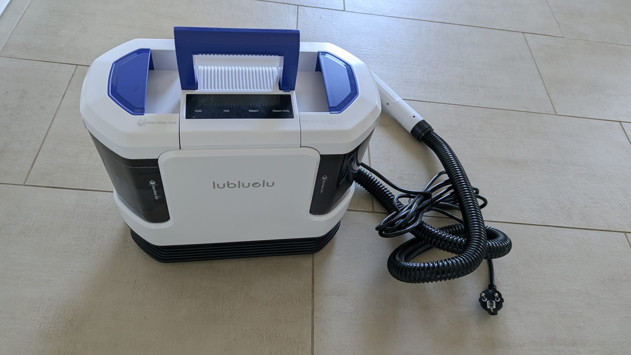 The lubluelu V11 fully assembled with logo lettering, hose and coiled power cord